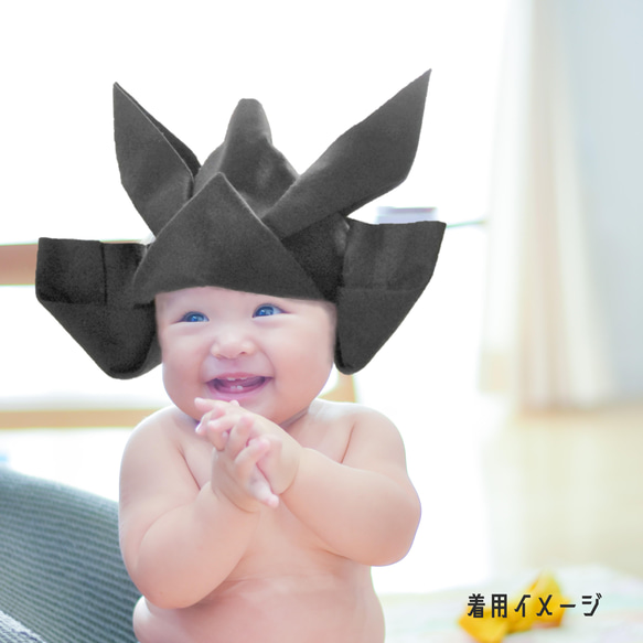 かぶれる兜帽子（ホワイト×シルバー）　初節句・子供の日・出産祝いに！ 2枚目の画像