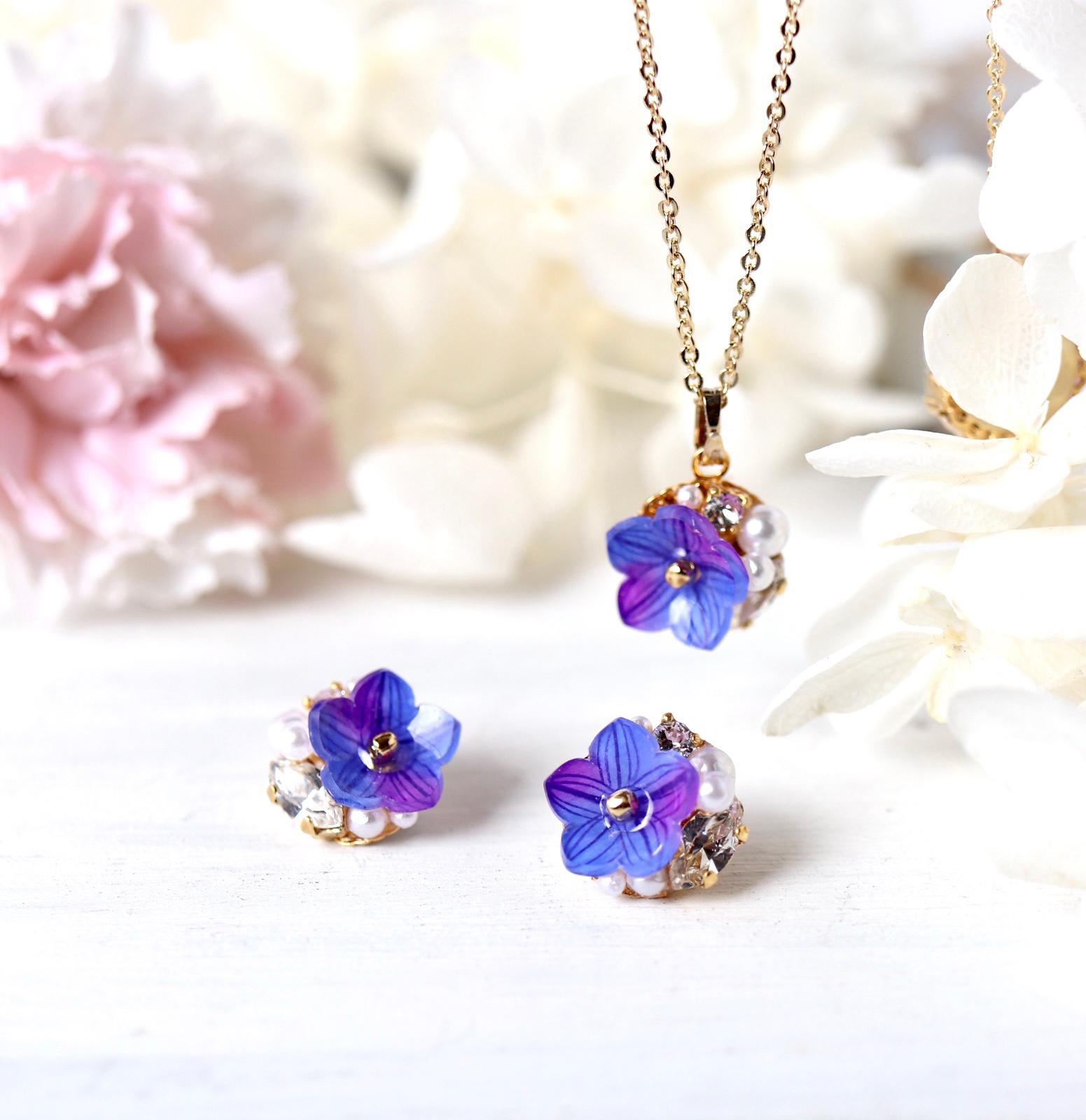 《ギフトセット》桔梗とbijouのピアス／イヤリングとネックレス(青紫)
