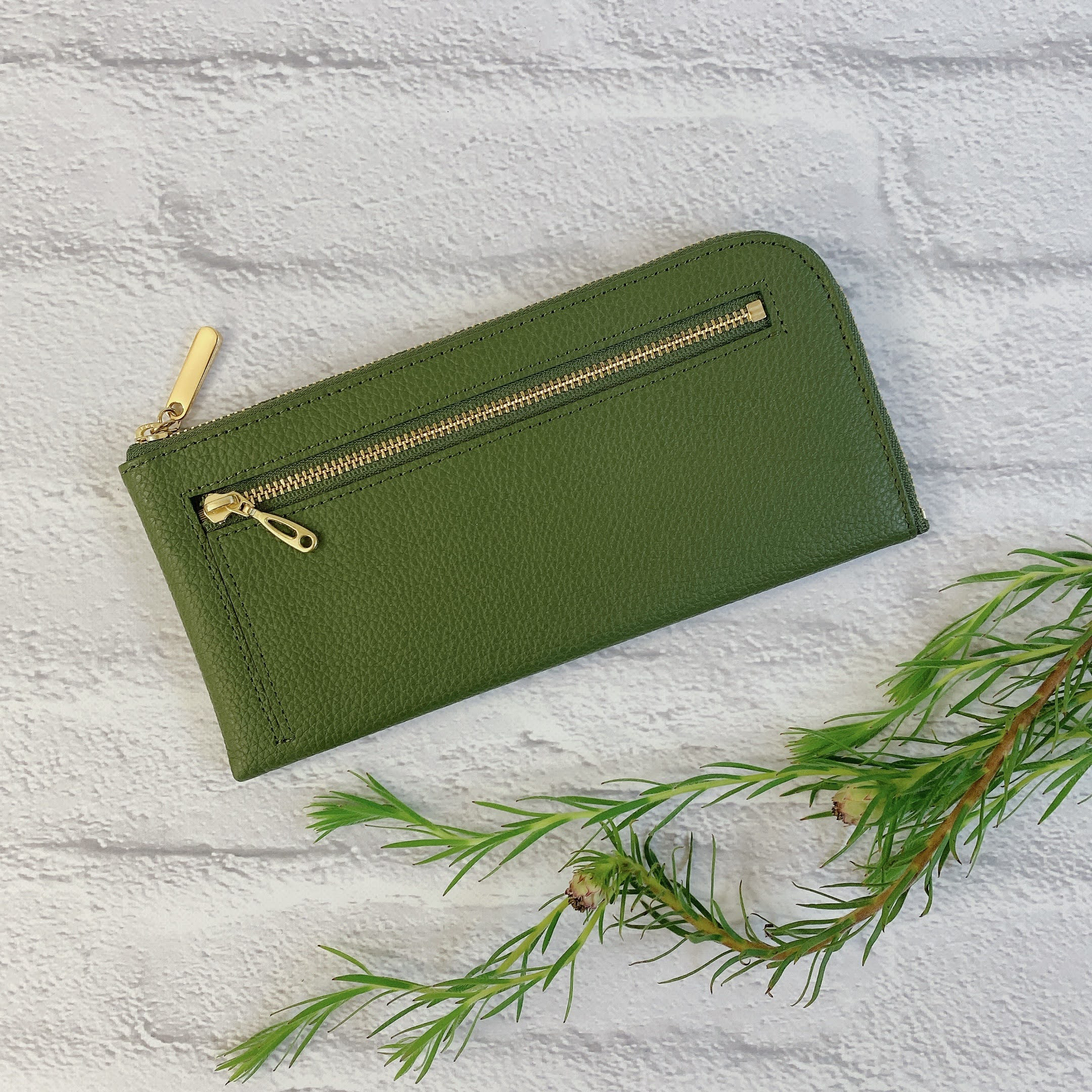 薄くて大容量なL字長財布 14枚カードポケット 牛革 シュリンク