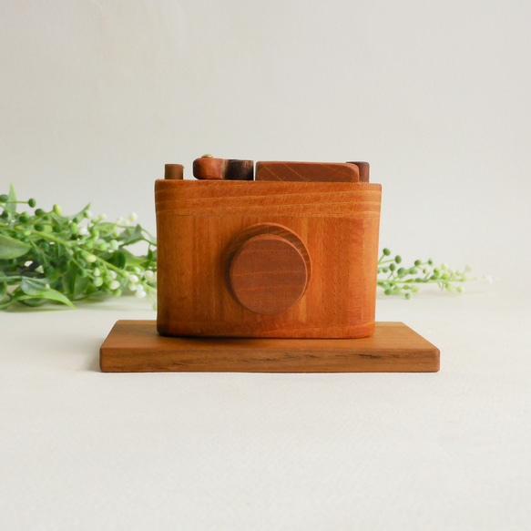 けやきのカメラ  (★台付き)  wooden camera 2枚目の画像