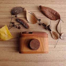 けやきのカメラ  (★台付き)  wooden camera 1枚目の画像