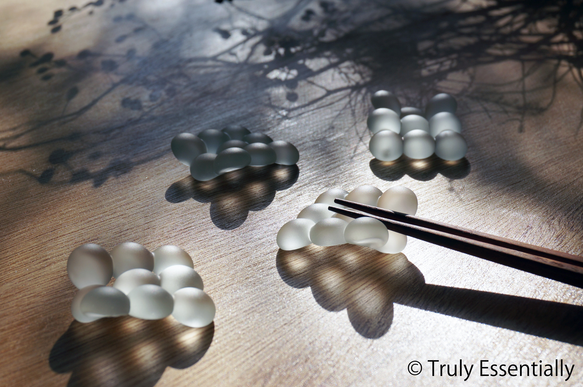 【5点セット】● つや消しガラスの箸置き -「まるいガラス」・9 balls