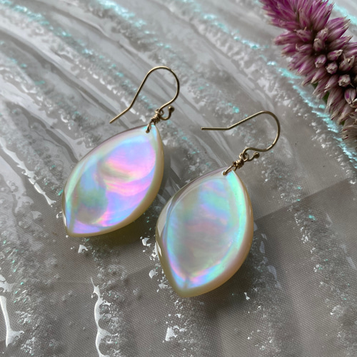 夜光貝《leaf》14kgf ピアス (イヤリング変更可) ピアス（フック