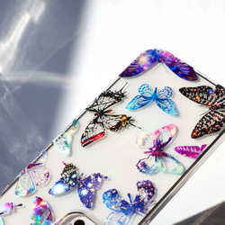 ホログラム☆ 蝶々の中に宇宙が広がるトキメキ iPhone15  スマホケース 7枚目の画像
