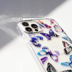 ホログラム☆ 蝶々の中に宇宙が広がるトキメキ iPhone15  スマホケース 6枚目の画像