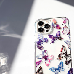 ホログラム☆ 蝶々の中に宇宙が広がるトキメキ iPhone15  スマホケース 9枚目の画像