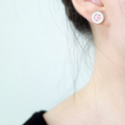 植物#48 粉紅色小花 手刺繡貼耳耳環 耳針/耳夾 第2張的照片