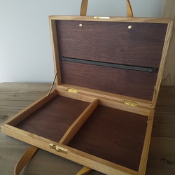 木製アタッシュケース　【ウォールナット×タモ】　ビジネスバッグ　木と革と真鍮 3枚目の画像