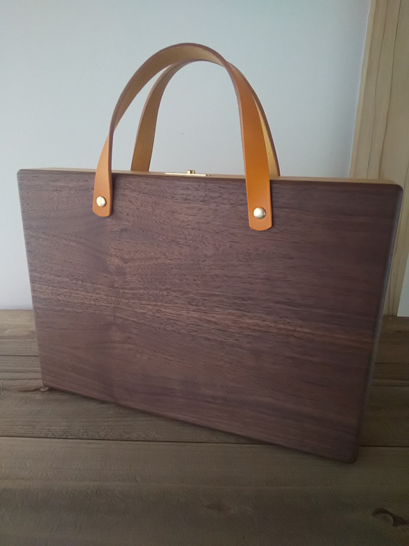 木製アタッシュケース　【ウォールナット×タモ】　ビジネスバッグ　木と革と真鍮 2枚目の画像