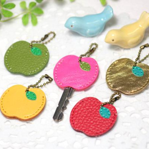 りんごちゃんキーカバー・5色7種・本革（赤×3種 黄 緑 金 ピンク