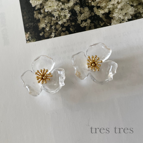 ゴールド◇クリアフラワーのピアス/イヤリング◇春 夏 涼しげ 透明