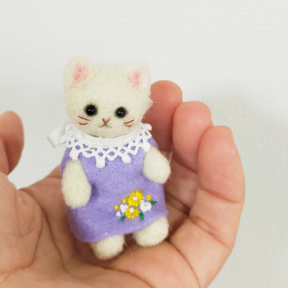 受注制作　テディベア風猫人形(白猫)・羊毛フェルト・ドールハウスにドールのお友達に！猫の日2024 1枚目の画像