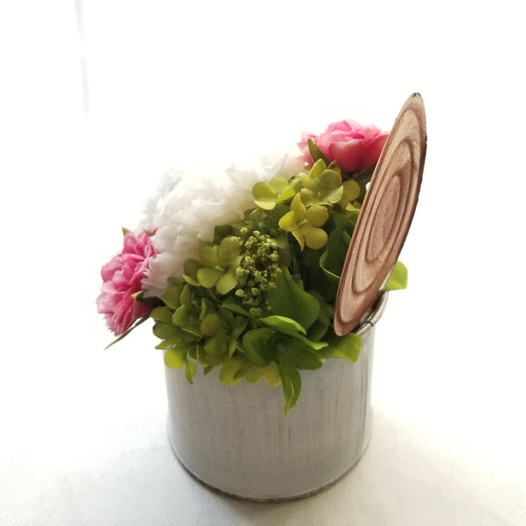 カーネーションの犬【白】プリザーブドフラワー 犬 花 ペット 誕生日  母の日 お供え 犬好き フラワーギフト 5枚目の画像