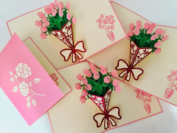可愛い！ 手作り切り紙ポップアップメッセージカードピンクローズ　花束　バラブティックナチュラル 7枚目の画像