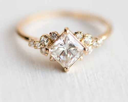 エレガントな花モチーフ K18WGリング １５号 エレガントな花モチーフ K18WGリング 15号 エレガントな花