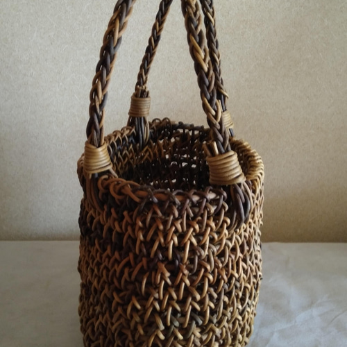 つづらふじのカゴバック(手作り) つづらふじのカゴバック(手作り) つづらふじのみだれ編みカゴ