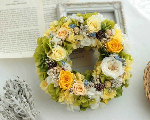 ☆ギフトに☆《受注生産品》 20cm プリザーブドフラワーリース 明るい