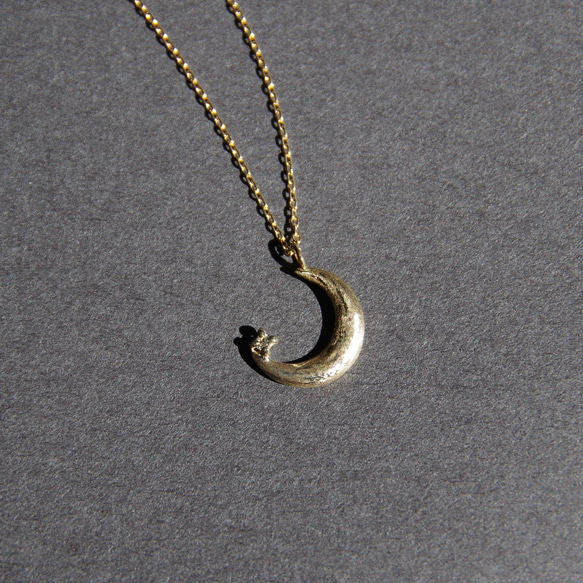 ★1点限定価格★ K10 crescent petit diamond necklace 2枚目の画像