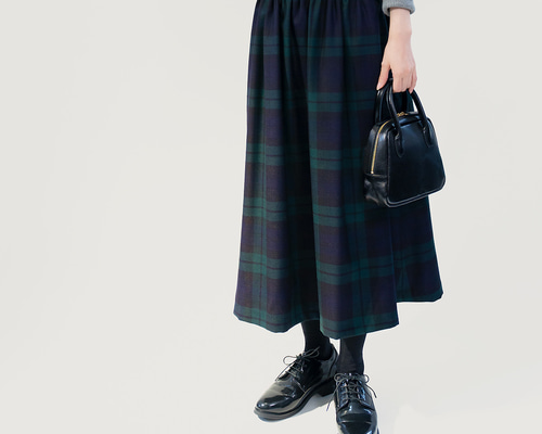 いつまでも心惹かれるタータン ロングスカート 紺 緑 ブラックウォッチ