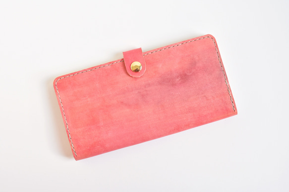 【SALE】革の手染め財布 「カントリーレッド  No.84（二つ折りの長財布）」 1枚目の画像