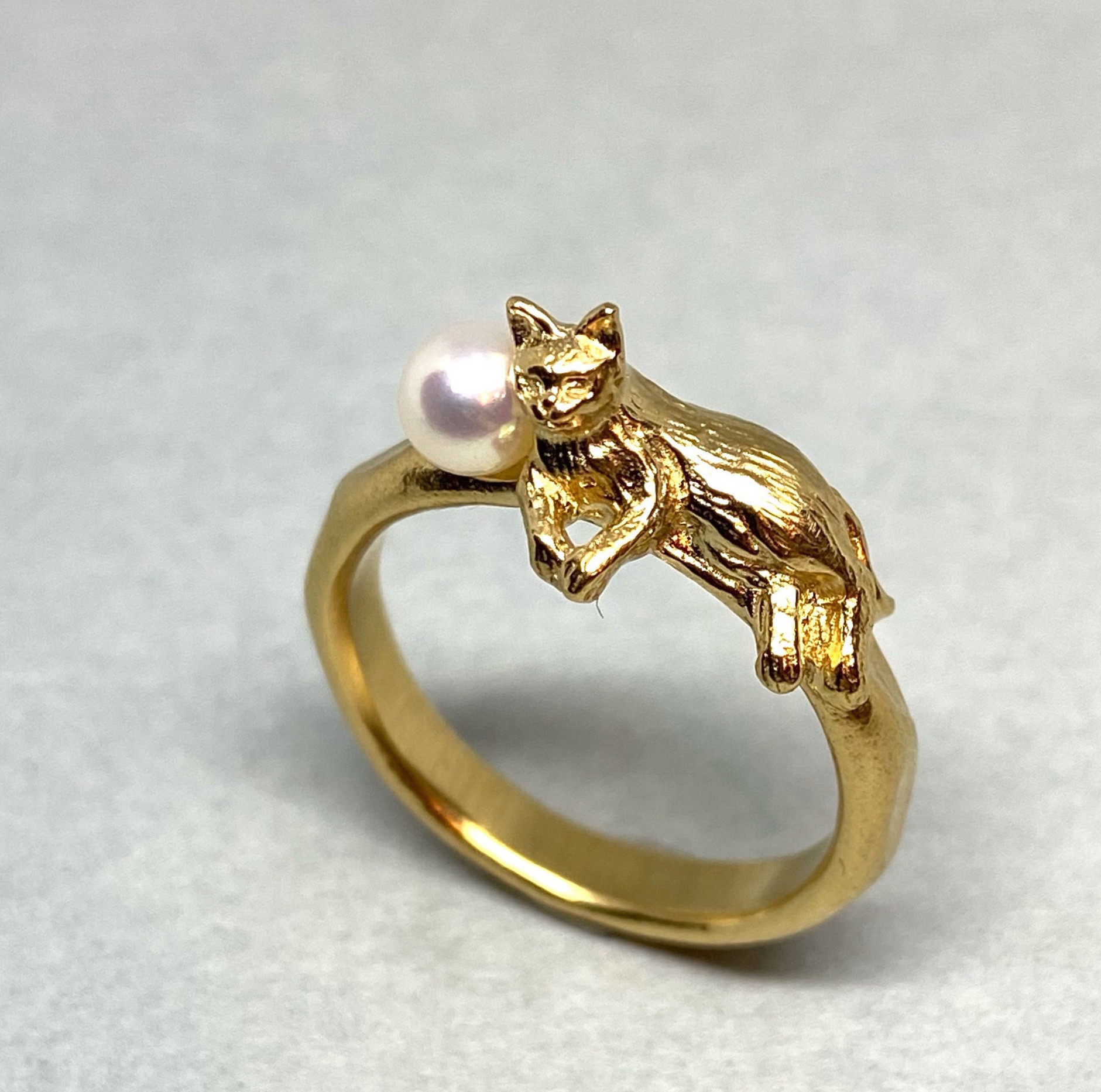 Yorikakaru  ネコ リング  淡水パール 真鍮　k18gp サイズオーダー承ります