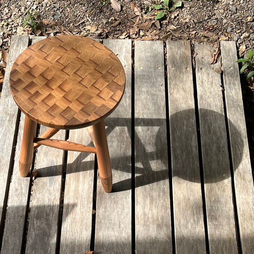 杉の木口を寄せ木した KOGUCHIスツール 椅子（チェアー