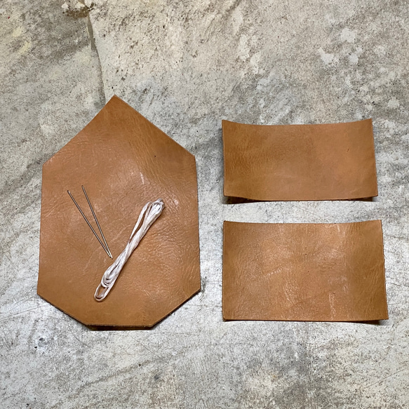 おうち時間を楽しもう！ヌメ革のクラフトキット／名刺カードケース・３バリエーション／ナチュラル 1枚目の画像