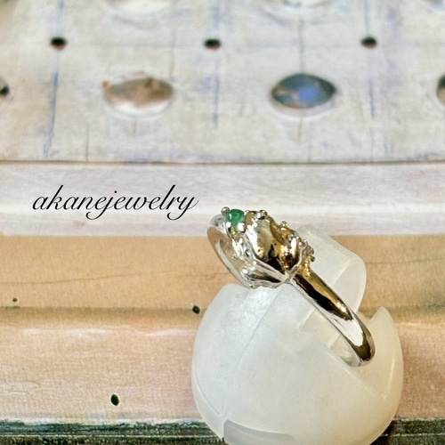 5月のカエル エメラルドと小さなカエルの指輪 指輪・リング ジュエリー