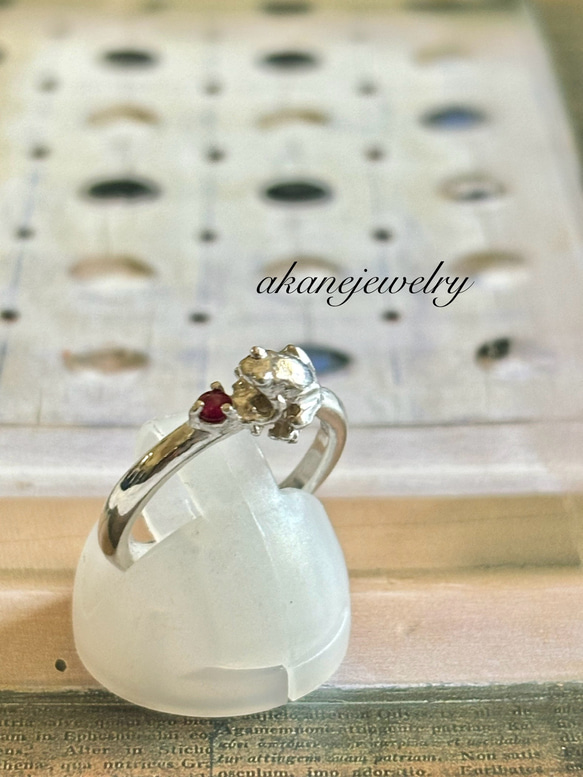 7月のカエル　ルビーと小さなカエルの指輪 3枚目の画像