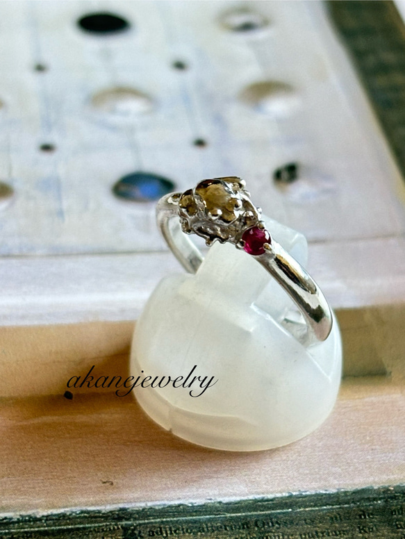 7月のカエル　ルビーと小さなカエルの指輪 4枚目の画像