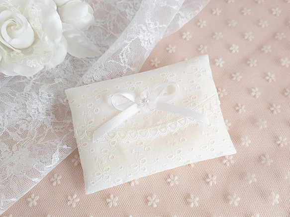 リボンとレースのポケットティッシュケース（白コットンレース