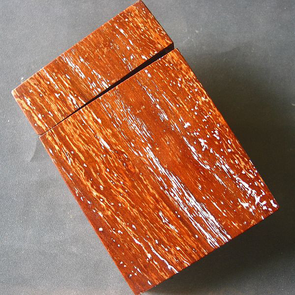 【桜】 木製名刺入れ　染井吉野の花吹雪模様が美しい 【即日発送】