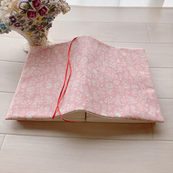 【B6サイズ・四六判】ピンクの可愛い植物　お花柄手帳カバー　ブックカバー 2枚目の画像