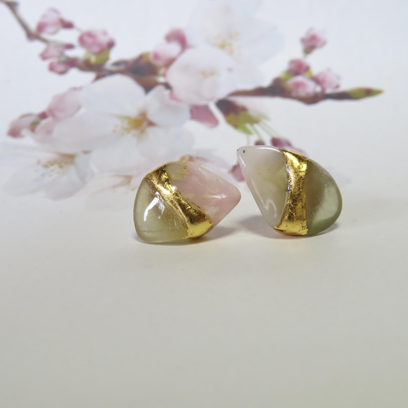 葉桜＊Pink Opal × Prehnite＊金継ぎ／pierce／L size 2枚目の画像