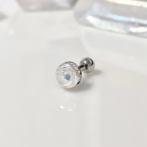 角度によって表情を変える 不思議な石 レインボームーンストーン