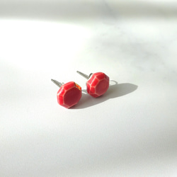 kotsubu 陶瓷耳環（八角形，紅色） 第3張的照片