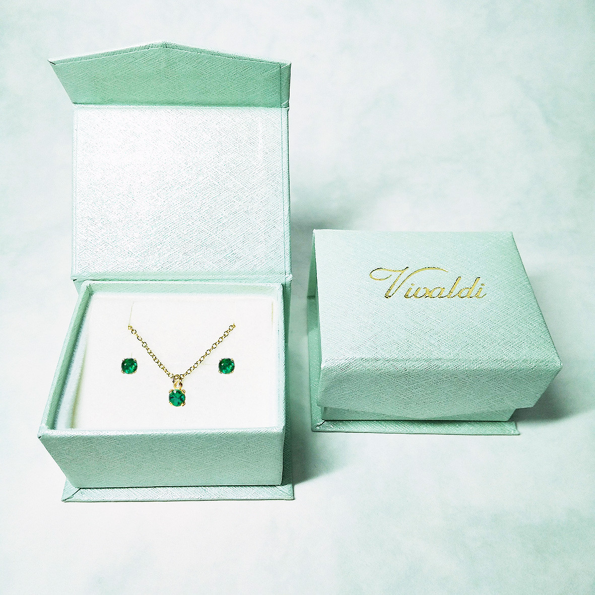 エメラルド(ラウンドカット)のピアス&ネックレス 2点セット　[送料無料]