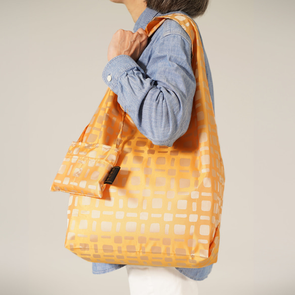 【防水、撥水サブバッグ】Umbrella cloth bag  スクエアドット　オレンジ 4枚目の画像