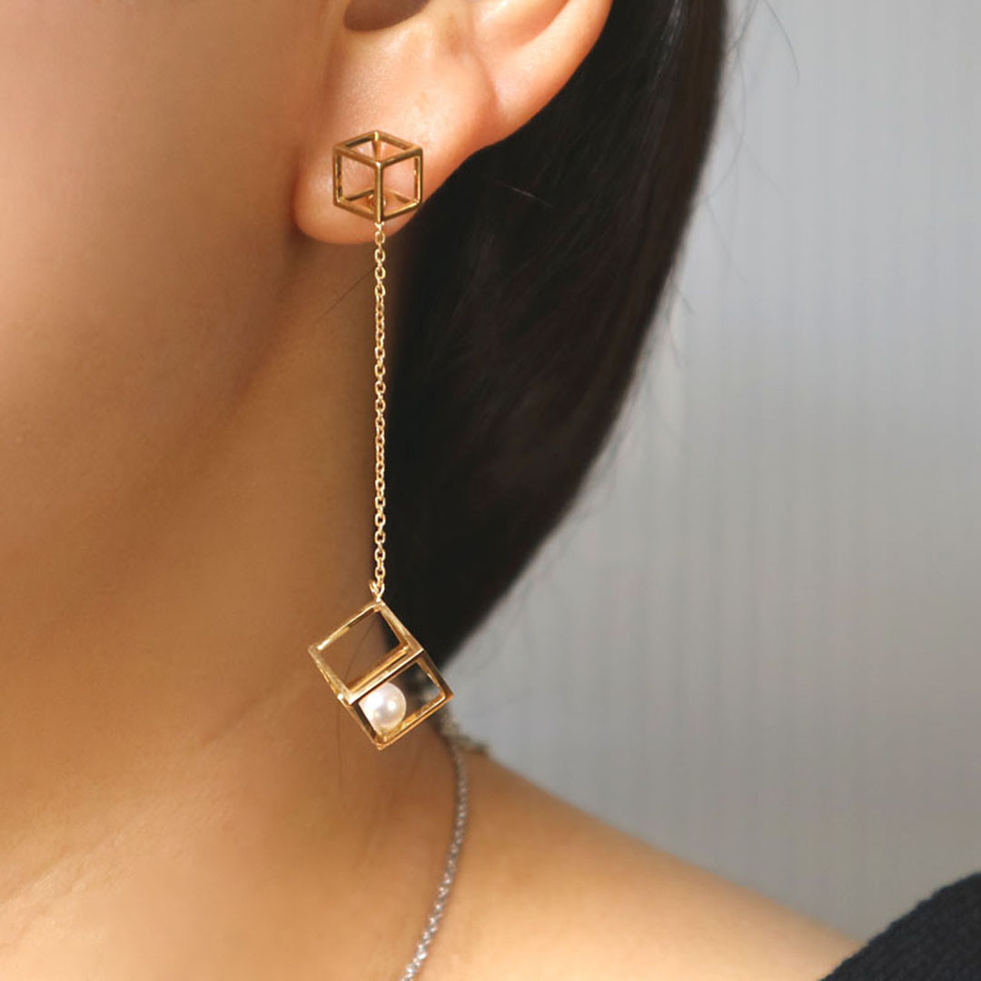 [silver925] 揺れる淡水パールスクエアボックスピアス＊ゴールドカラー