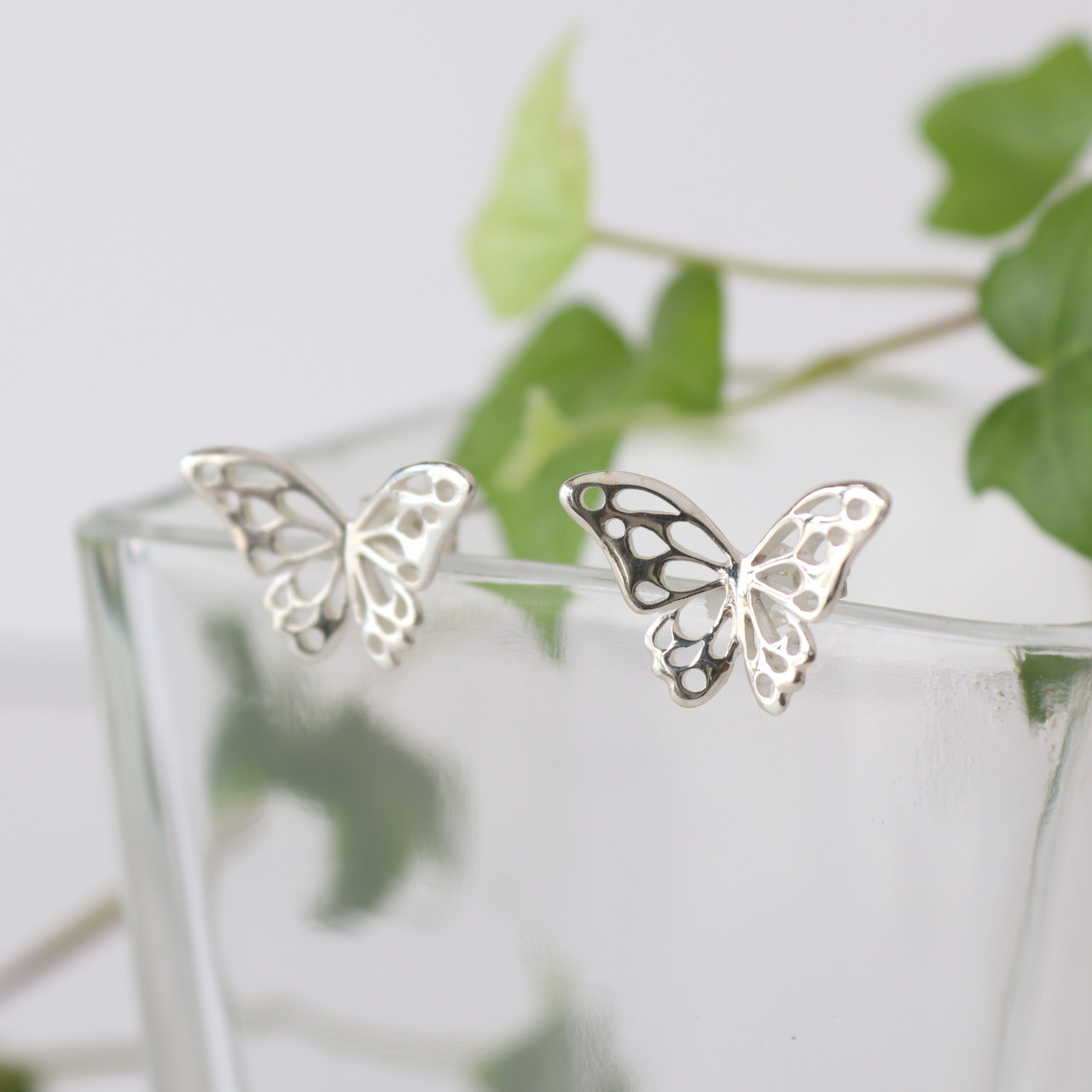 シルバー925 ピアス ちょうちょ【イヤリング変更可能】