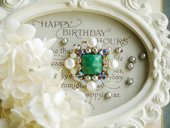 翡翠色のクラシカルビーズブローチ【Creema限定】 ブローチ hiroto