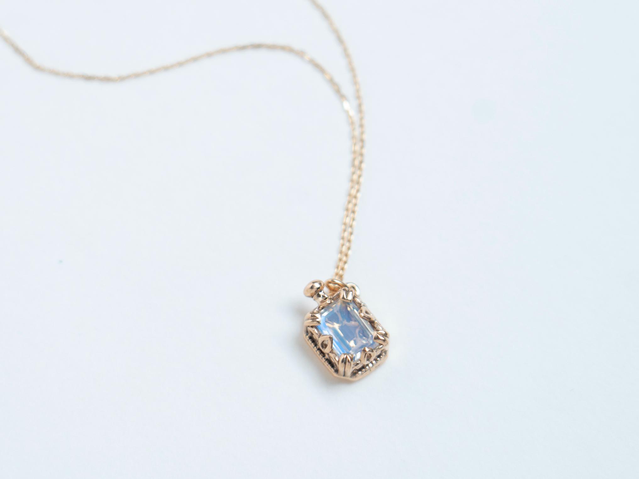 レインボー入りアクアオーラ香水瓶*•.☆*・゜スポイト、ネックレスチェーン付☆ レインボー入りアクアオーラ香水瓶*•.☆*・゜スポイト