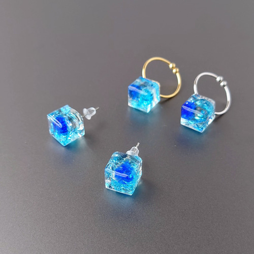琉球ガラスの涼やかピアス・イヤリング ブルー 夏の空と海の色