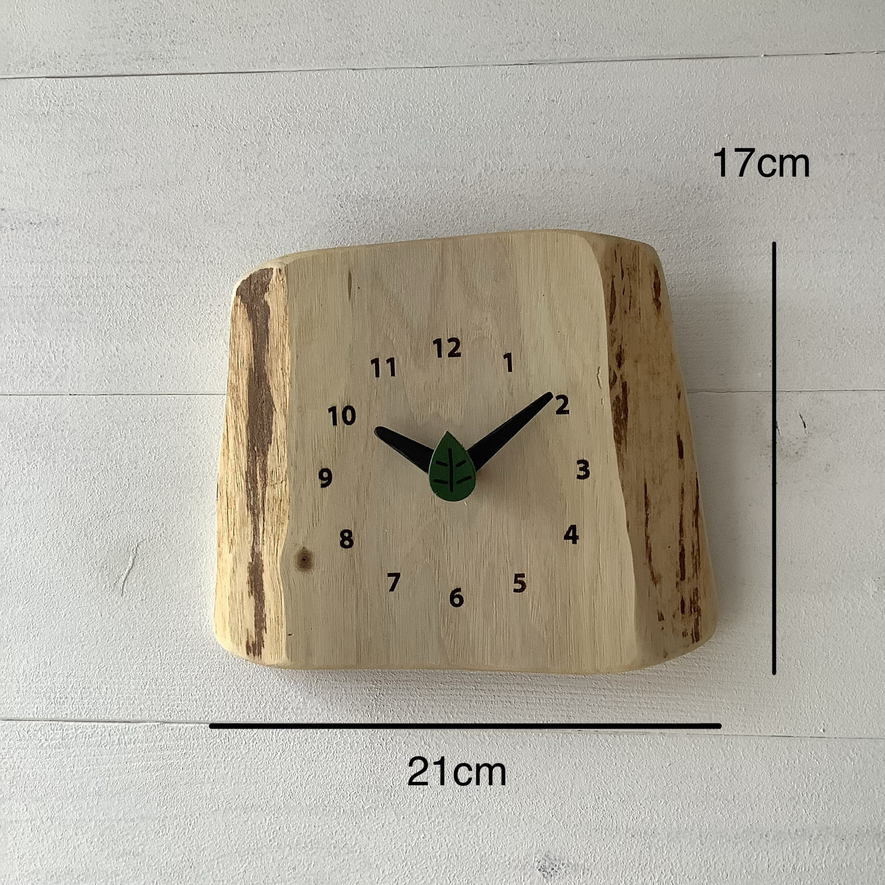 クルミ　森の時計　胡桃