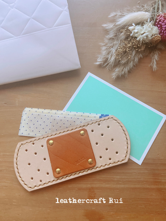 coyseio ケース 絆創膏 韓国 popup aad52393fbcb6c0c7ee3e28589d72f