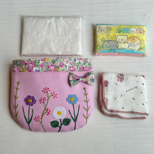 受注制作】お花の刺繍 ふたなし移動ポケット（ピンク）女の子 その他