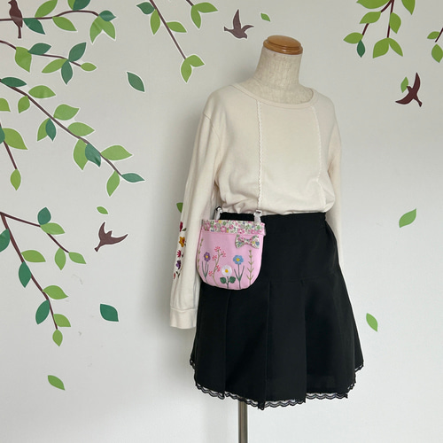 受注制作】お花の刺繍 ふたなし移動ポケット（ピンク）女の子 その他