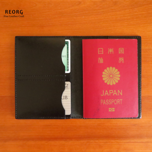 本革パスポートケース カード2枚収納可能 マルチポケットつき その他
