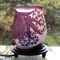 「カーネーション」 サンドブラスト 紫 白 テーブルランプ ミニランプ 火屋(ほや) ランプ台付き 5枚目の画像