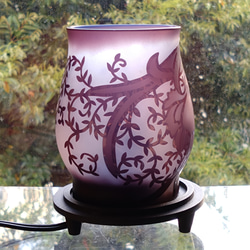 「カーネーション」 サンドブラスト 紫 白 テーブルランプ ミニランプ 火屋(ほや) ランプ台付き 6枚目の画像